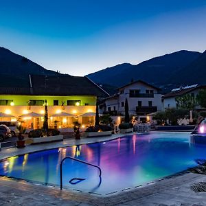 Schlosshof Charme Resort - Hotel & Camping