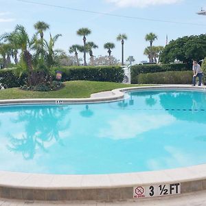 Friendly Native Beach Resort